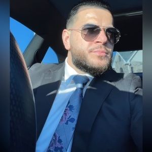 Meet your Posher, Elvis